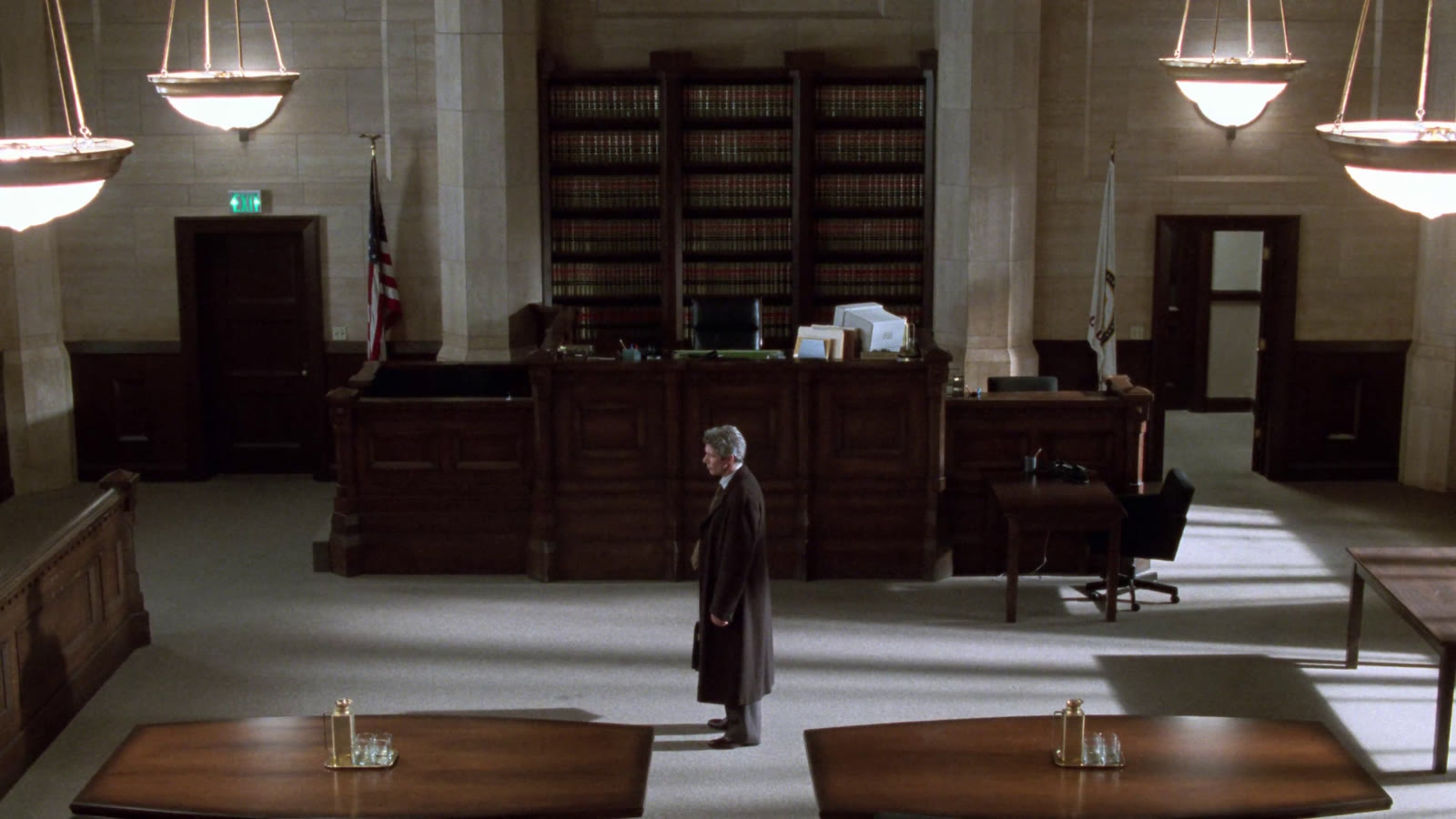 Primal Fear (1996) still at 02:05:25.020
